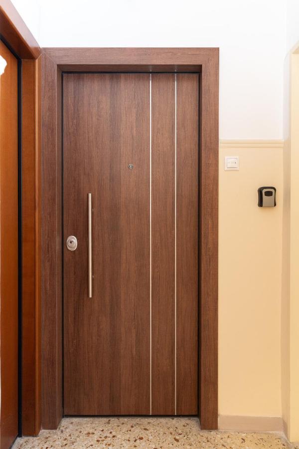 Cosy 2Br Apartment Next To Bars & Restaurants Афіни Екстер'єр фото